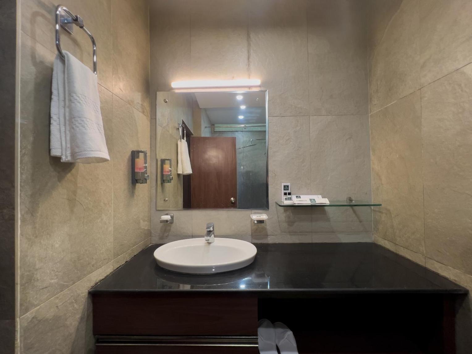 Hotel Park Royale Inn Mussoorie Quarto foto